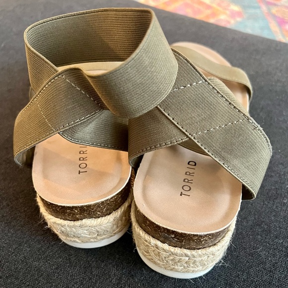 NWT Torrid Flatform Espadrille Sandals - Picture 3 of 5